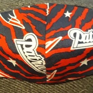 Reversible face mask, Patriots